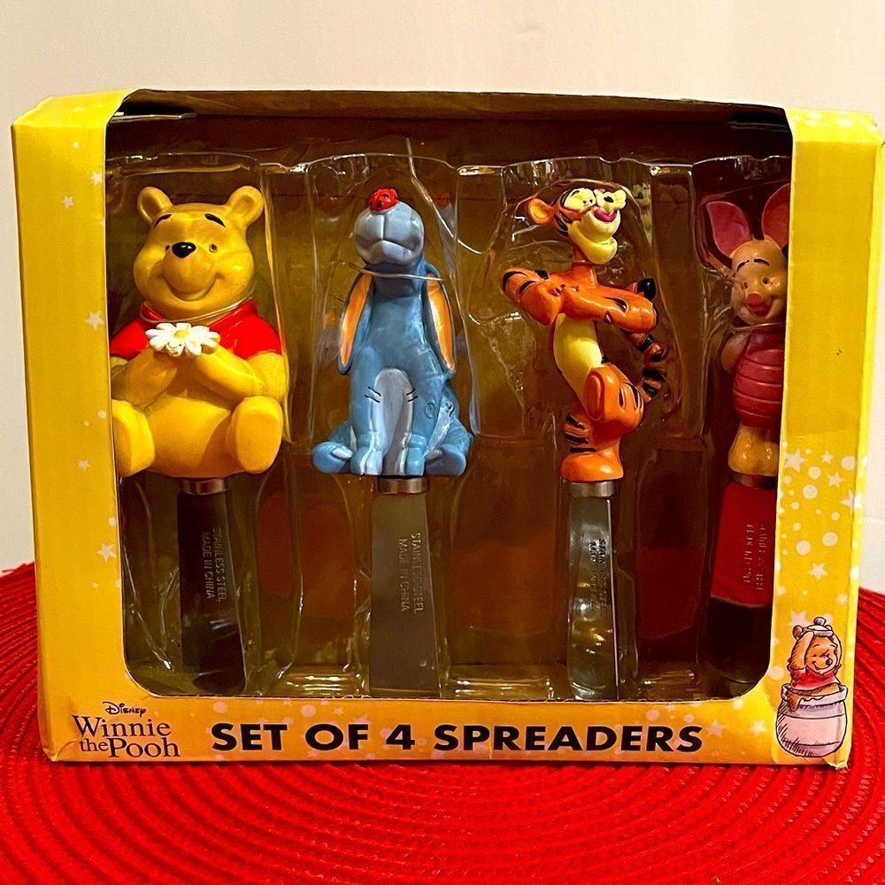 Disney Winnie the Pooh spreaders set of 4 NWT